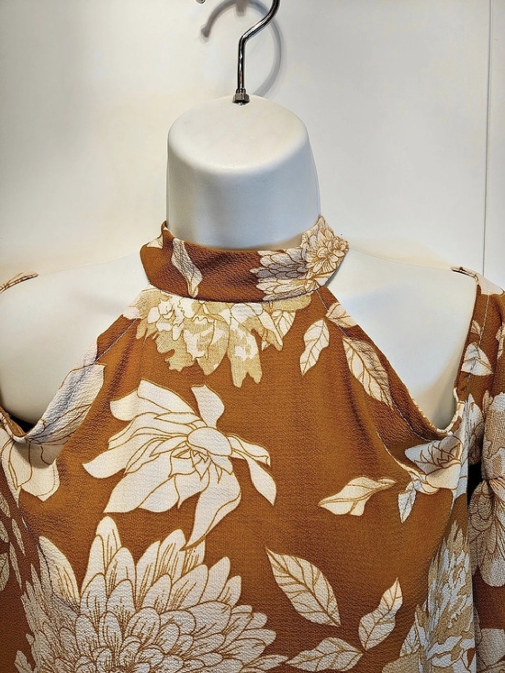 her. clothing rust floral cold shoulder high low dress size s - Picture 2 of 9